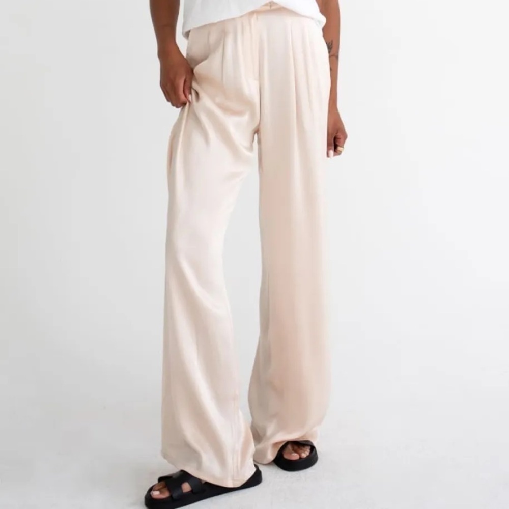 RUMORED James Trouser In Champagne
